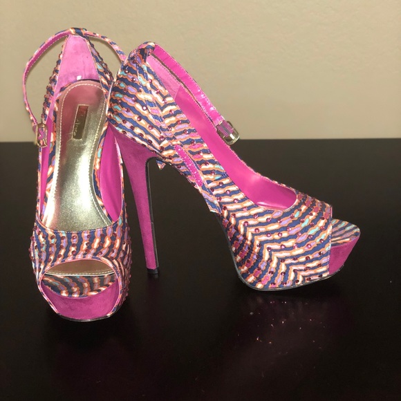 Shoes - Picture 1 of 3